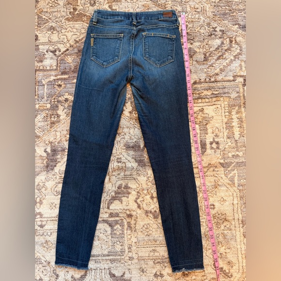 Paige Verdugo Crop - Picture 2 of 3